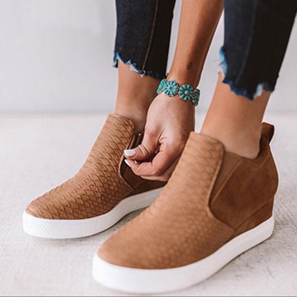 frankie&lu Shoes - ⭐️ women’s short bootie sneakers